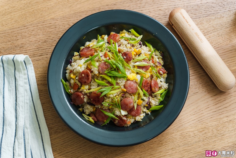 日本大阪70年鍛鐵老舖！山水「MIRAIKU黑御鍋」免開鍋/零塗層/鍋盤合一，料理秒變餐盤│日式鐵鍋推薦│露營鐵鍋推薦