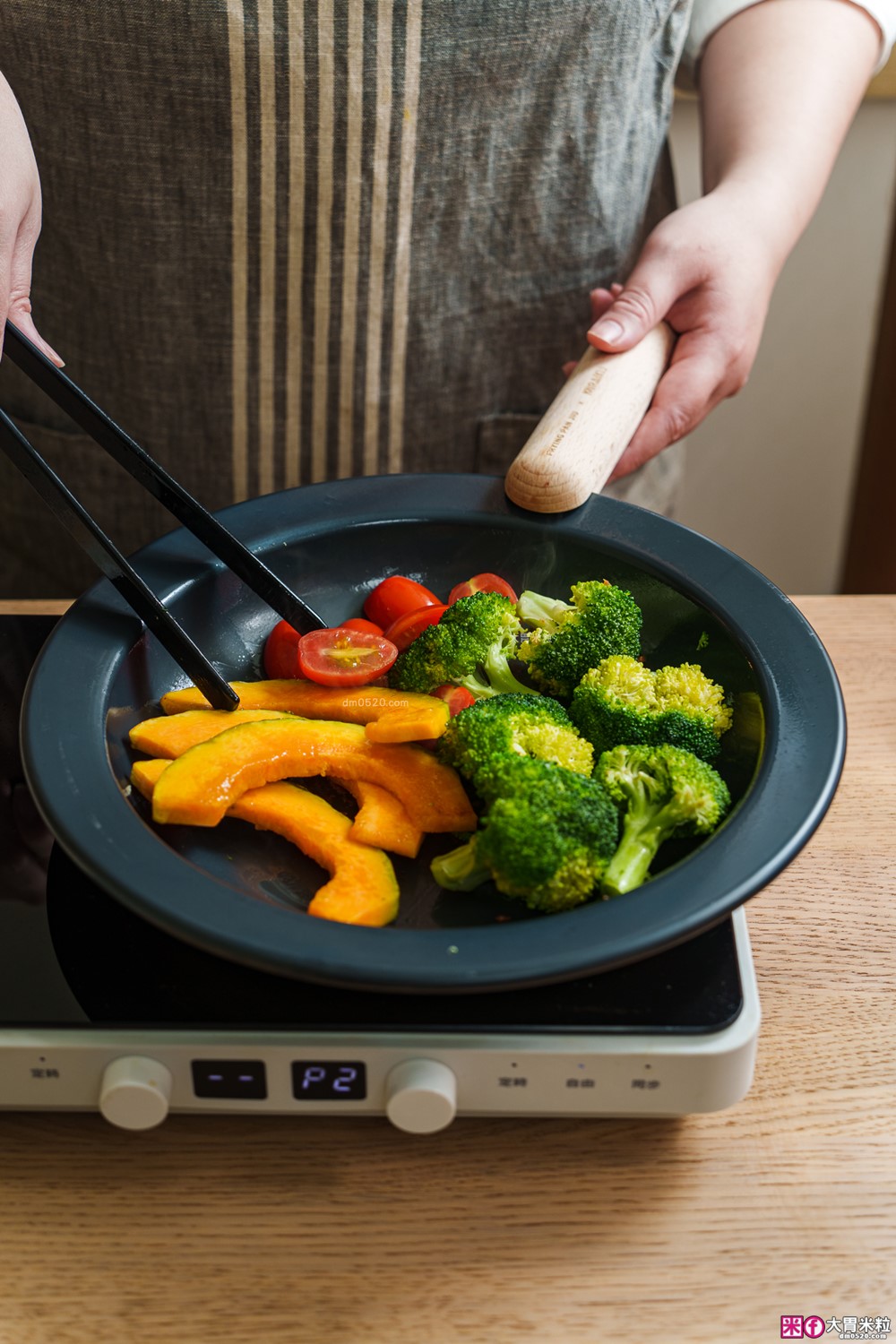 日本大阪70年鍛鐵老舖！山水「MIRAIKU黑御鍋」免開鍋/零塗層/鍋盤合一，料理秒變餐盤│日式鐵鍋推薦│露營鐵鍋推薦