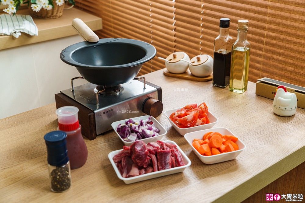 日本大阪70年鍛鐵老舖！山水「MIRAIKU黑御鍋」免開鍋/零塗層/鍋盤合一，料理秒變餐盤│日式鐵鍋推薦│露營鐵鍋推薦