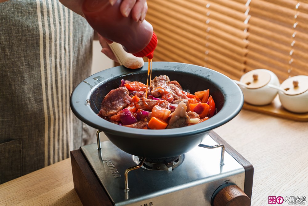 日本大阪70年鍛鐵老舖！山水「MIRAIKU黑御鍋」免開鍋/零塗層/鍋盤合一，料理秒變餐盤│日式鐵鍋推薦│露營鐵鍋推薦