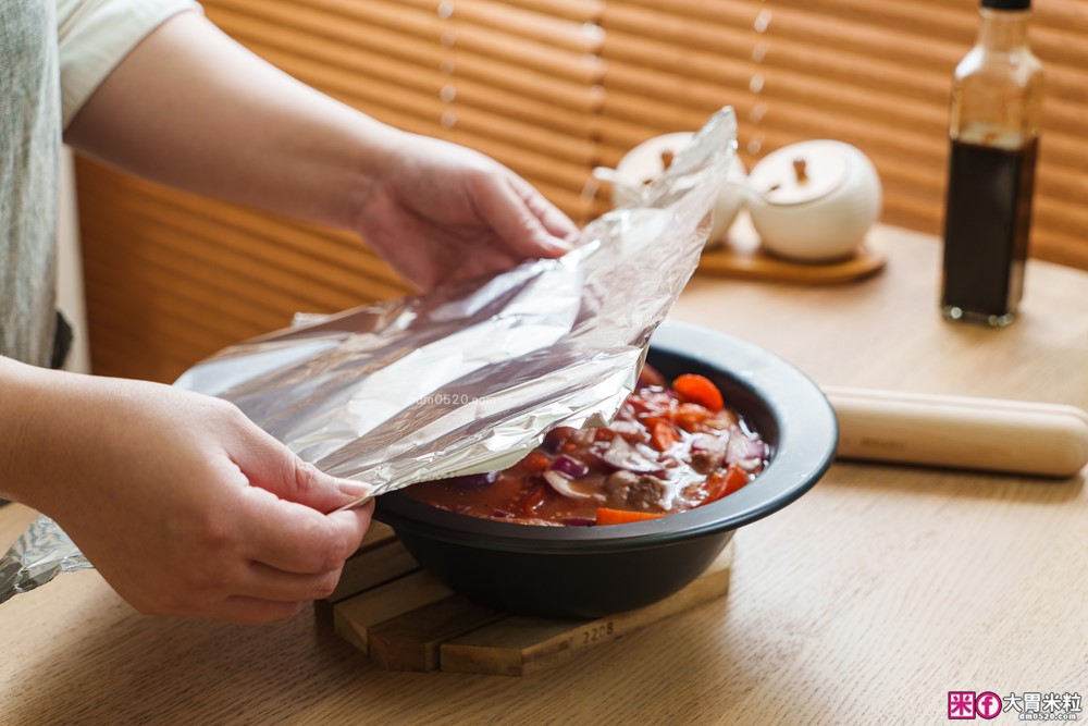 日本大阪70年鍛鐵老舖！山水「MIRAIKU黑御鍋」免開鍋/零塗層/鍋盤合一，料理秒變餐盤│日式鐵鍋推薦│露營鐵鍋推薦