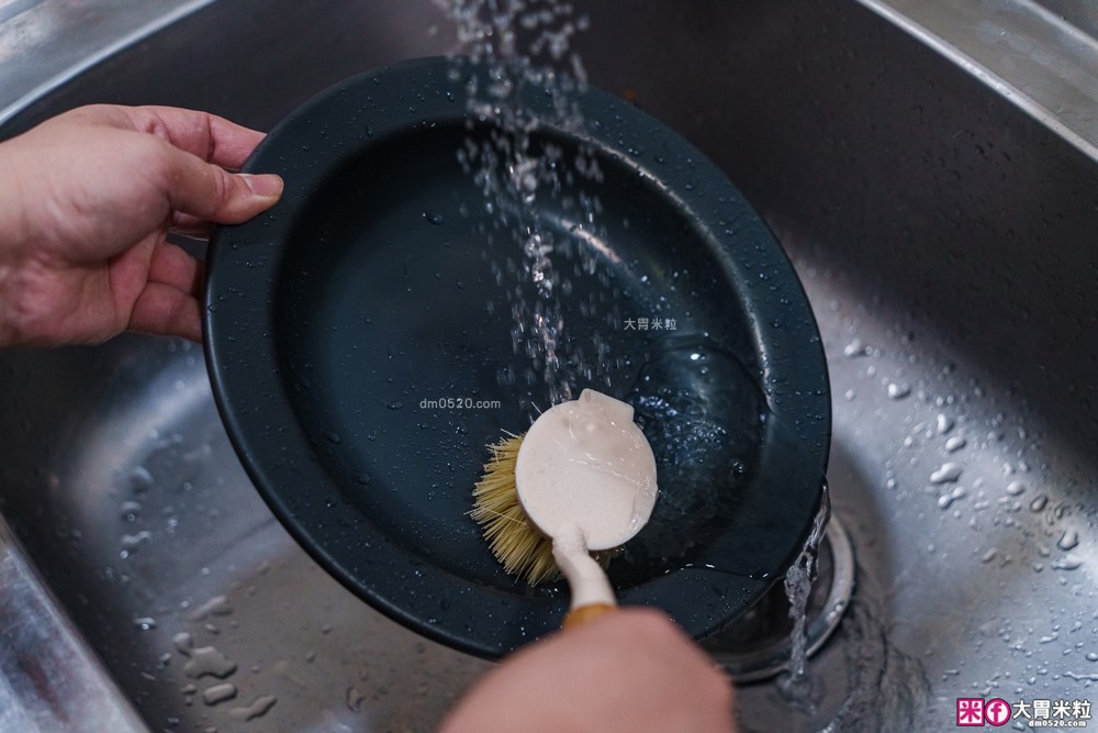 日本大阪70年鍛鐵老舖！山水「MIRAIKU黑御鍋」免開鍋/零塗層/鍋盤合一，料理秒變餐盤│日式鐵鍋推薦│露營鐵鍋推薦