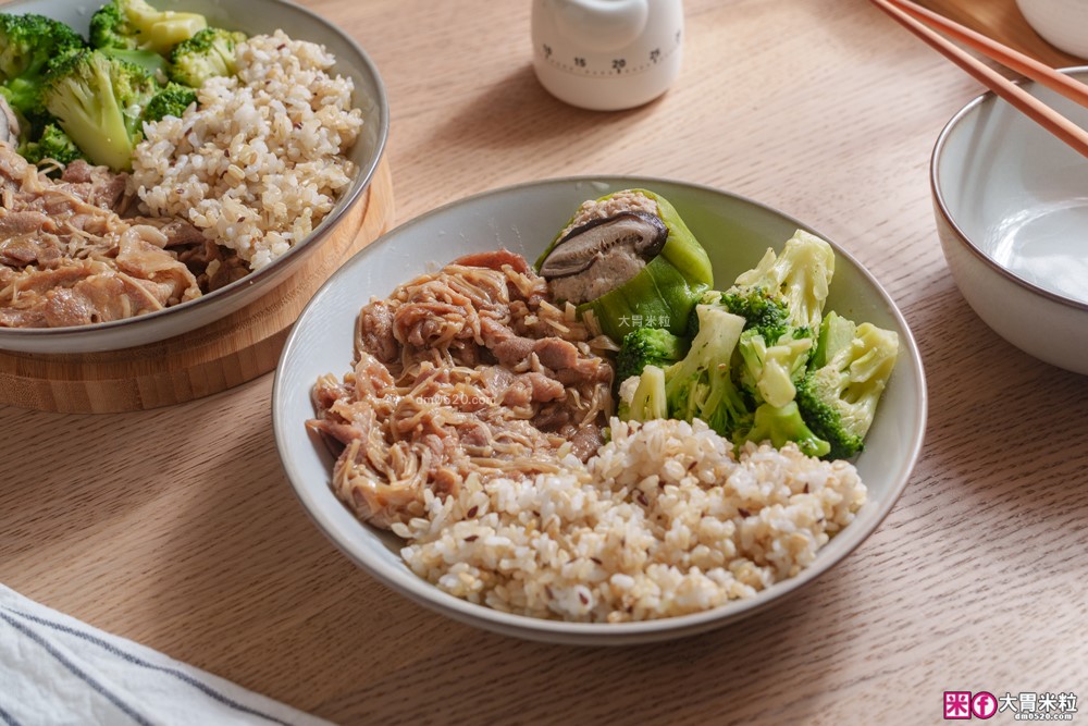 家用體脂計推薦│告別20年職災肥「decopop 家用8電極藍牙體脂計 PLUS」在家就能測專業Inbody~12秒看穿你的脂肪秘密│大胃米粒減脂好物推薦