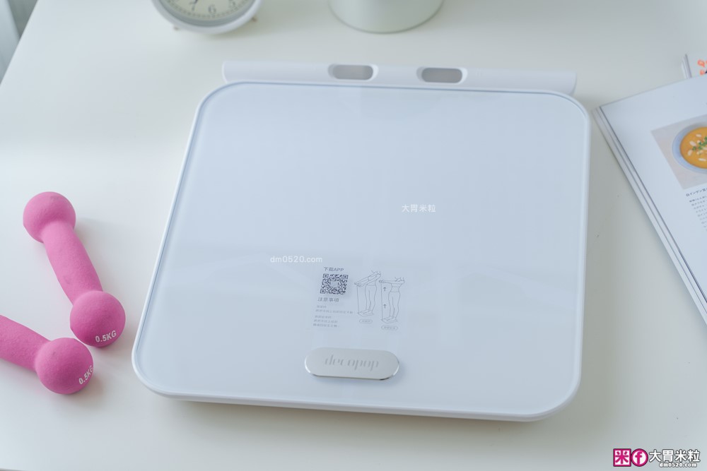 家用體脂計推薦│告別20年職災肥「decopop 家用8電極藍牙體脂計 PLUS」在家就能測專業Inbody~12秒看穿你的脂肪秘密│大胃米粒減脂好物推薦