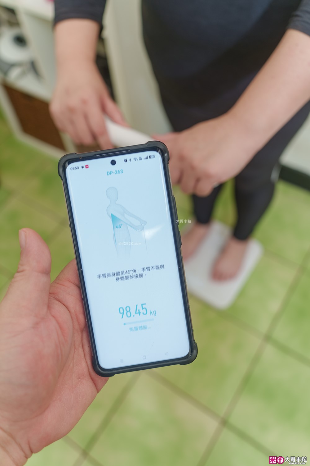 家用體脂計推薦│告別20年職災肥「decopop 家用8電極藍牙體脂計 PLUS」在家就能測專業Inbody~12秒看穿你的脂肪秘密│大胃米粒減脂好物推薦