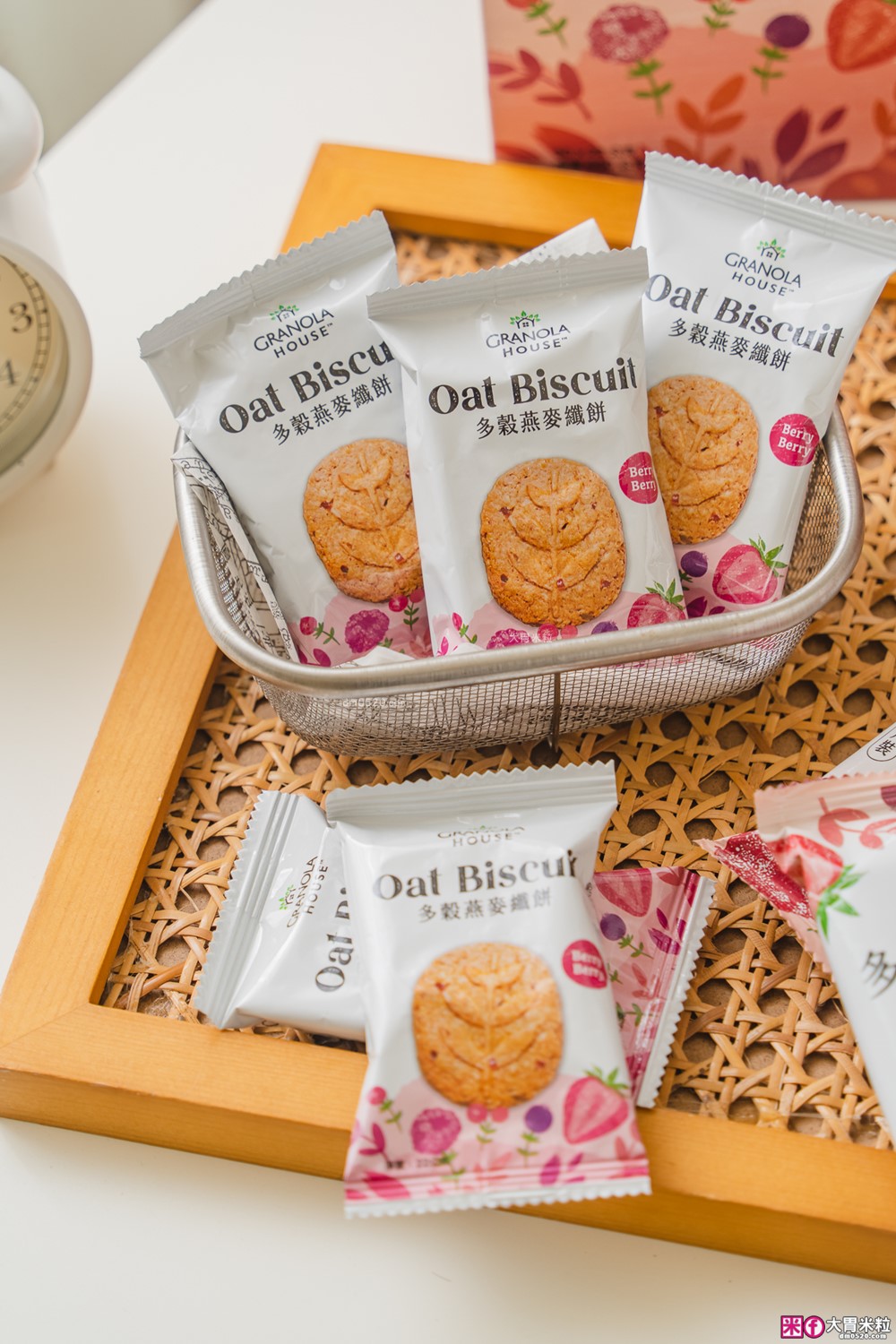 Costco好市多/全家必買限定開箱「宴麥森林 多穀燕麥纖餅-莓果花園」7種莓果x天然穀纖x低卡全素~餐間補纖神級零食！