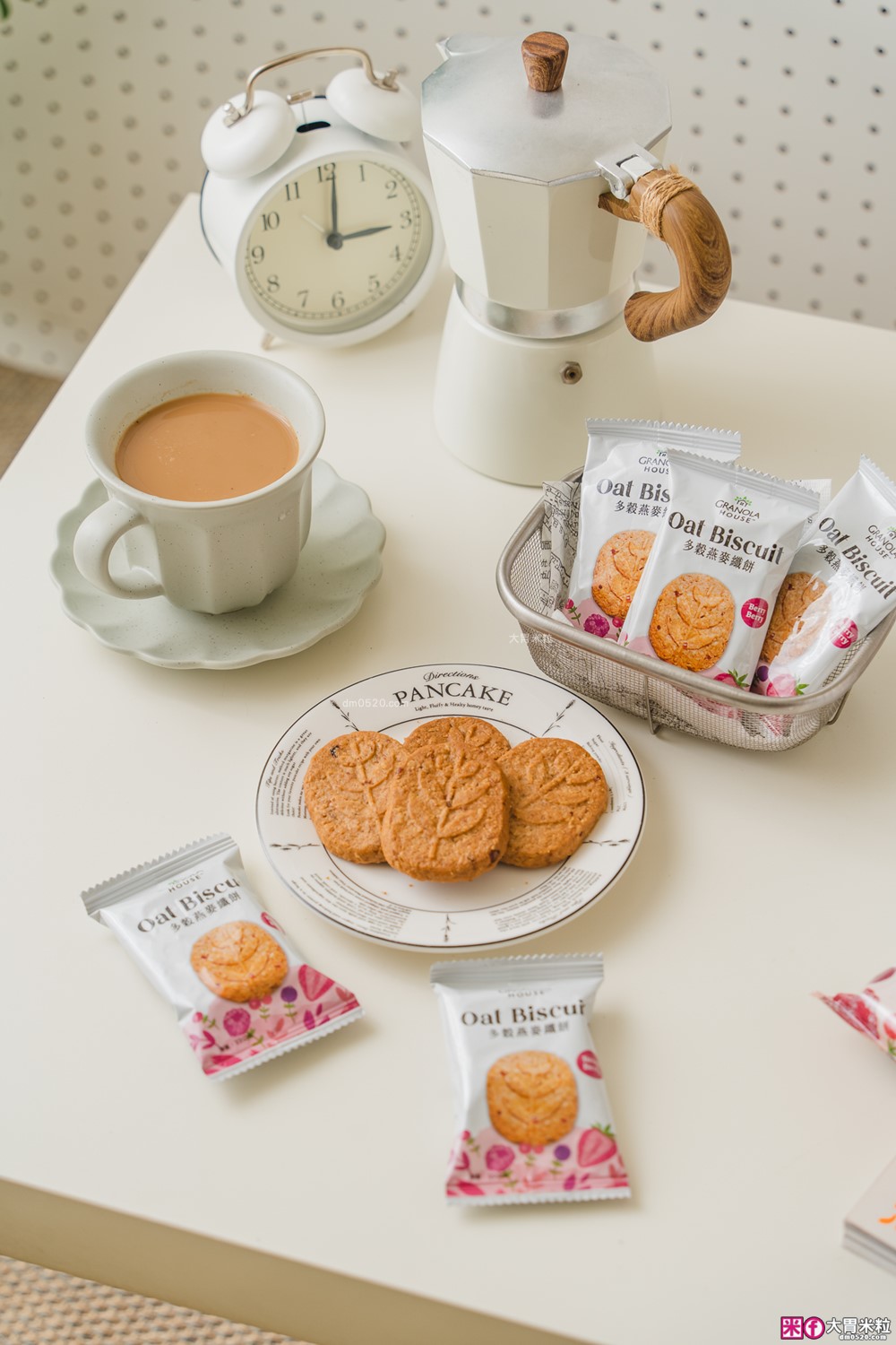 Costco好市多/全家必買限定開箱「宴麥森林 多穀燕麥纖餅-莓果花園」7種莓果x天然穀纖x低卡全素~餐間補纖神級零食！