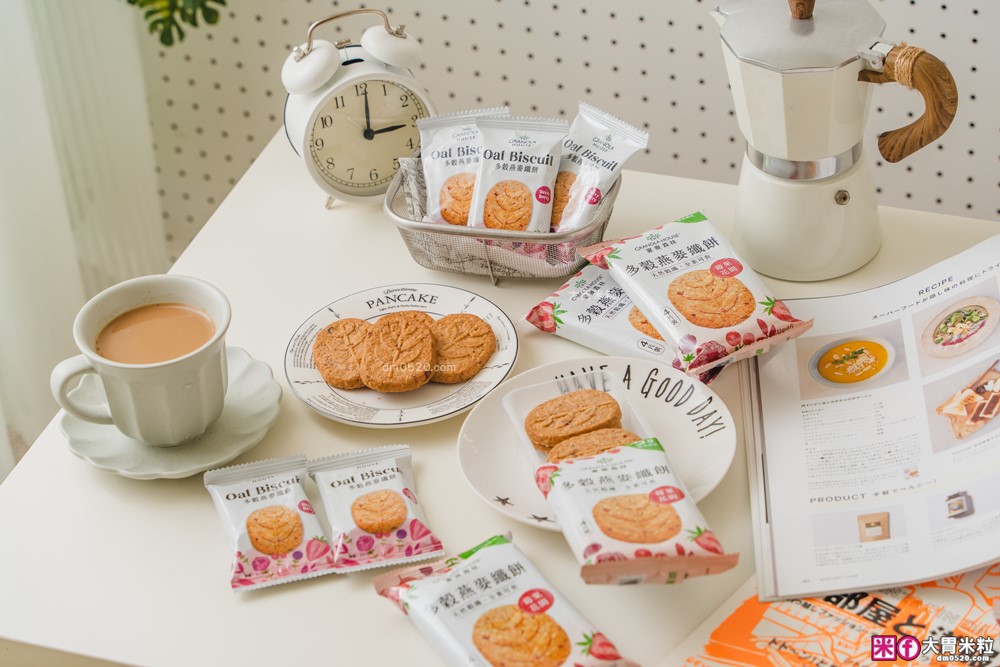 Costco好市多/全家必買限定開箱「宴麥森林 多穀燕麥纖餅-莓果花園」7種莓果x天然穀纖x低卡全素~餐間補纖神級零食！