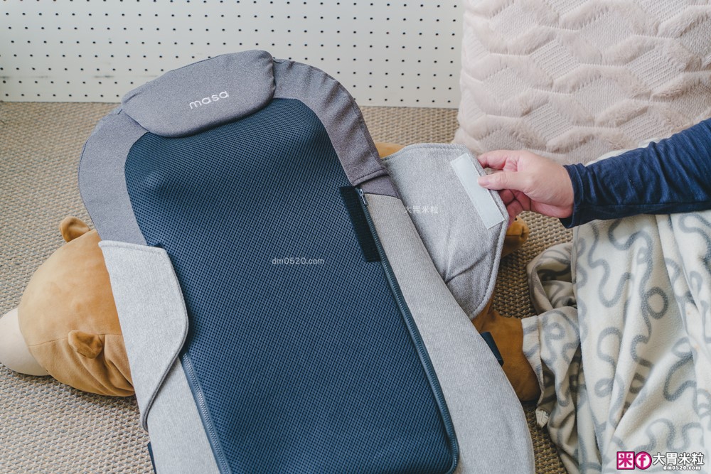 上班族肩頸酸痛救星「masa JOY PRO 智慧按摩椅墊」首創搖桿控制/揉推按擠五段力道~下班直接躺平按到爽│母親節禮物推薦│父親節禮物推薦