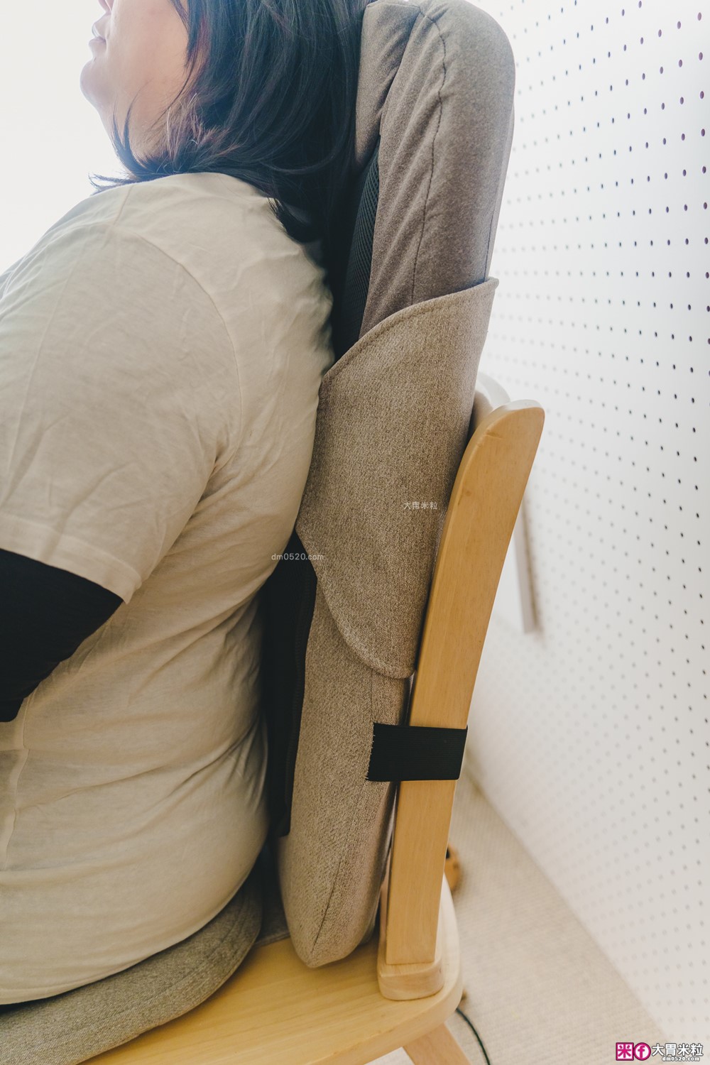 上班族肩頸酸痛救星「masa JOY PRO 智慧按摩椅墊」首創搖桿控制/揉推按擠五段力道~下班直接躺平按到爽│母親節禮物推薦│父親節禮物推薦