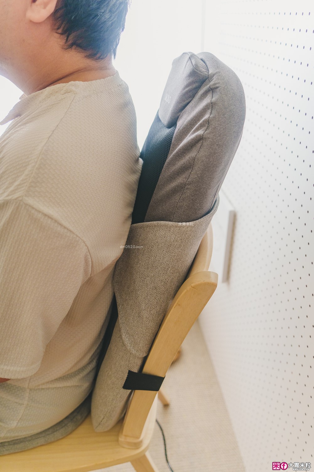 上班族肩頸酸痛救星「masa JOY PRO 智慧按摩椅墊」首創搖桿控制/揉推按擠五段力道~下班直接躺平按到爽│母親節禮物推薦│父親節禮物推薦