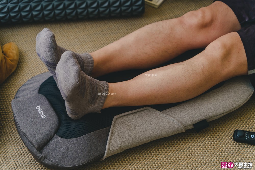 上班族肩頸酸痛救星「masa JOY PRO 智慧按摩椅墊」首創搖桿控制/揉推按擠五段力道~下班直接躺平按到爽│母親節禮物推薦│父親節禮物推薦