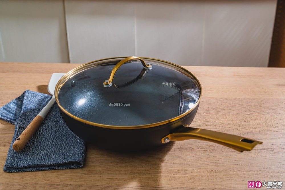 美國夢幻鍋具霸主「美亞FARBERWARE⿊⾦陶瓷不沾鍋具」三件組開箱~無PFAS/免養鍋/洗碗機也能進！