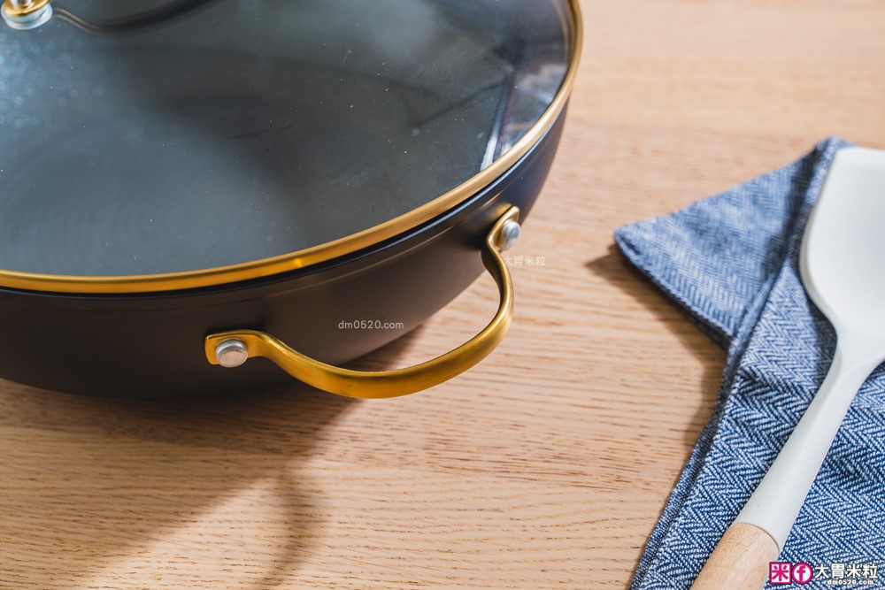 美國夢幻鍋具霸主「美亞FARBERWARE⿊⾦陶瓷不沾鍋具」三件組開箱~無PFAS/免養鍋/洗碗機也能進！