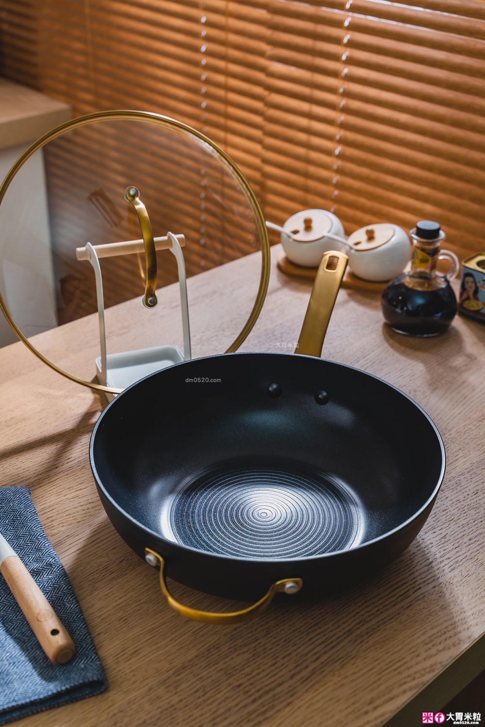 美國夢幻鍋具霸主「美亞FARBERWARE⿊⾦陶瓷不沾鍋具」三件組開箱~無PFAS/免養鍋/洗碗機也能進！