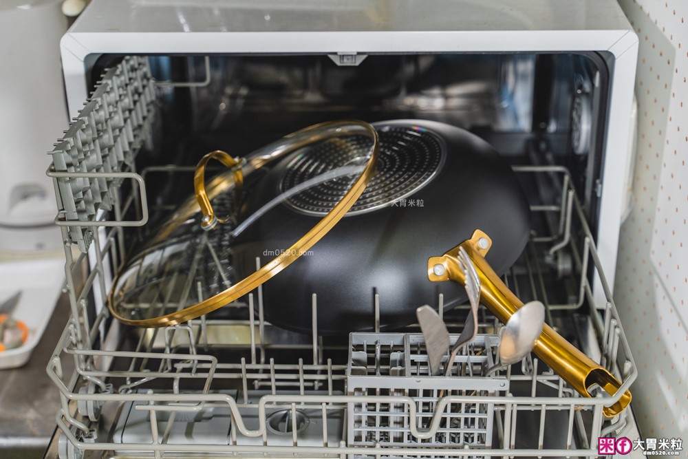 美國夢幻鍋具霸主「美亞FARBERWARE⿊⾦陶瓷不沾鍋具」三件組開箱~無PFAS/免養鍋/洗碗機也能進！