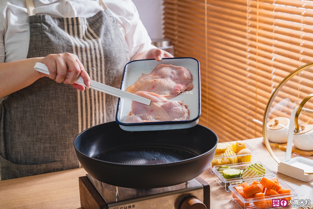 美國夢幻鍋具霸主「美亞FARBERWARE⿊⾦陶瓷不沾鍋具」三件組開箱~無PFAS/免養鍋/洗碗機也能進！