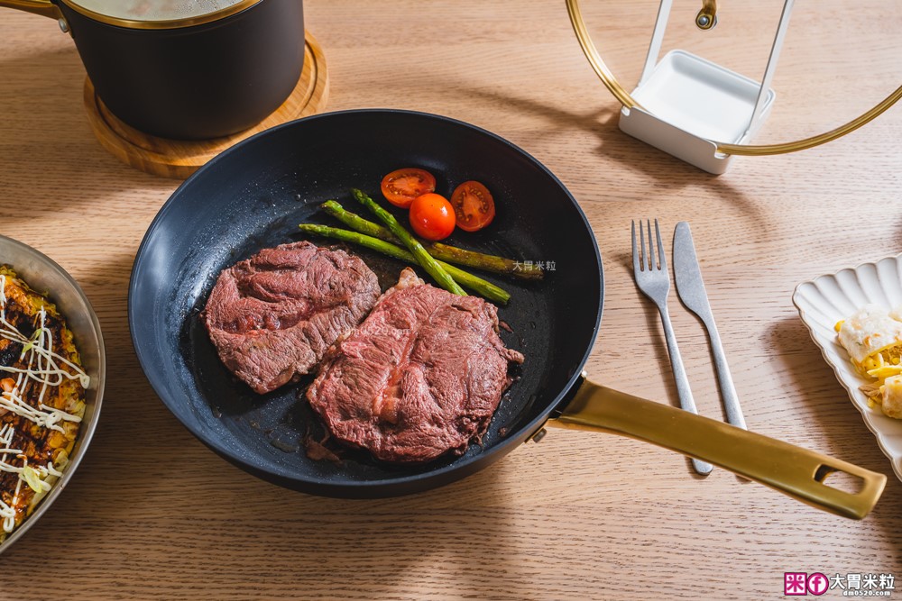 美國夢幻鍋具霸主「美亞FARBERWARE⿊⾦陶瓷不沾鍋具」三件組開箱~無PFAS/免養鍋/洗碗機也能進！