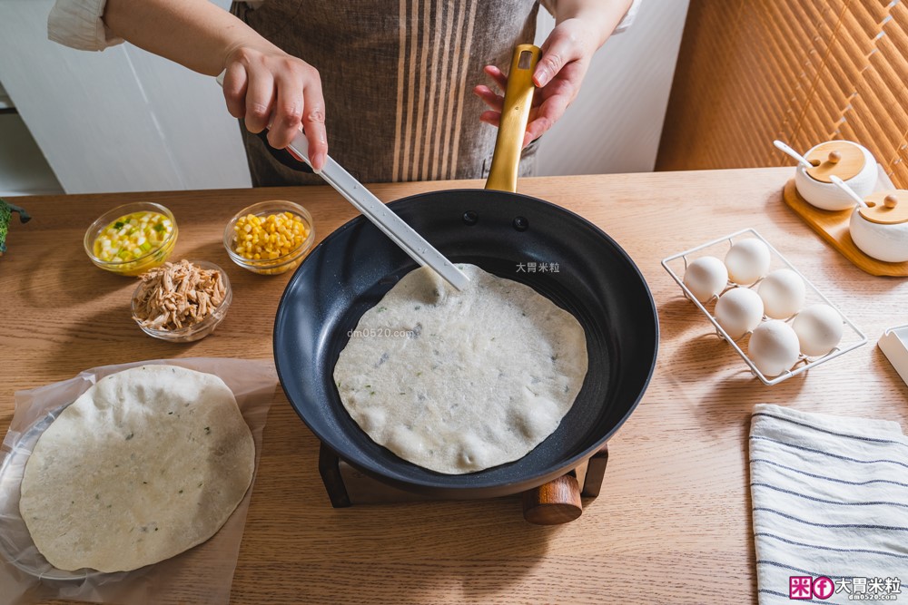 美國夢幻鍋具霸主「美亞FARBERWARE⿊⾦陶瓷不沾鍋具」三件組開箱~無PFAS/免養鍋/洗碗機也能進！