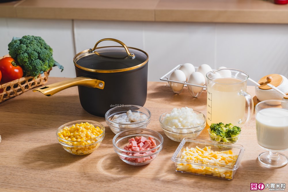 美國夢幻鍋具霸主「美亞FARBERWARE⿊⾦陶瓷不沾鍋具」三件組開箱~無PFAS/免養鍋/洗碗機也能進！