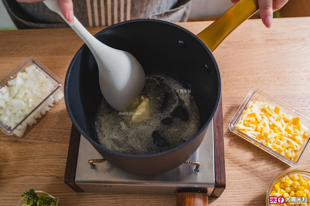 美國夢幻鍋具霸主「美亞FARBERWARE⿊⾦陶瓷不沾鍋具」三件組開箱~無PFAS/免養鍋/洗碗機也能進！