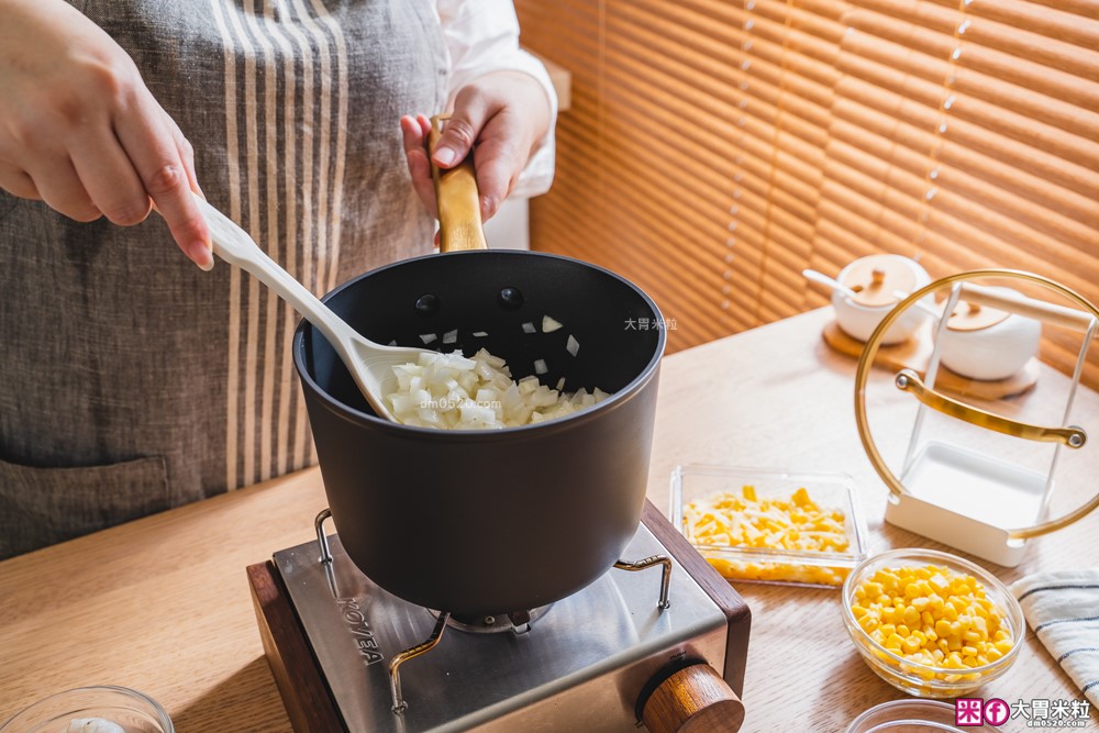 美國夢幻鍋具霸主「美亞FARBERWARE⿊⾦陶瓷不沾鍋具」三件組開箱~無PFAS/免養鍋/洗碗機也能進！