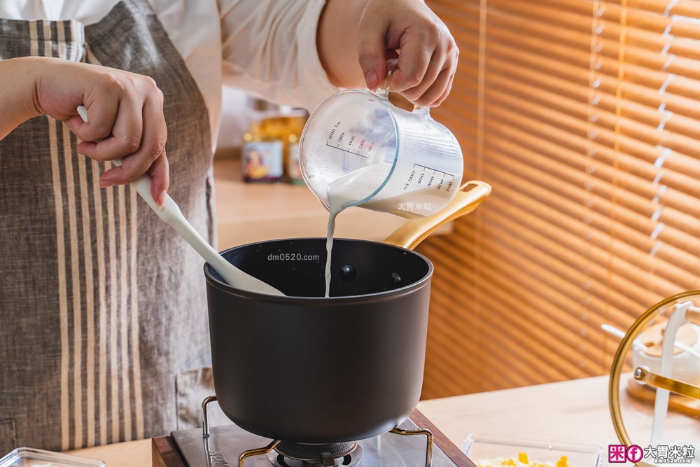 美國夢幻鍋具霸主「美亞FARBERWARE⿊⾦陶瓷不沾鍋具」三件組開箱~無PFAS/免養鍋/洗碗機也能進！