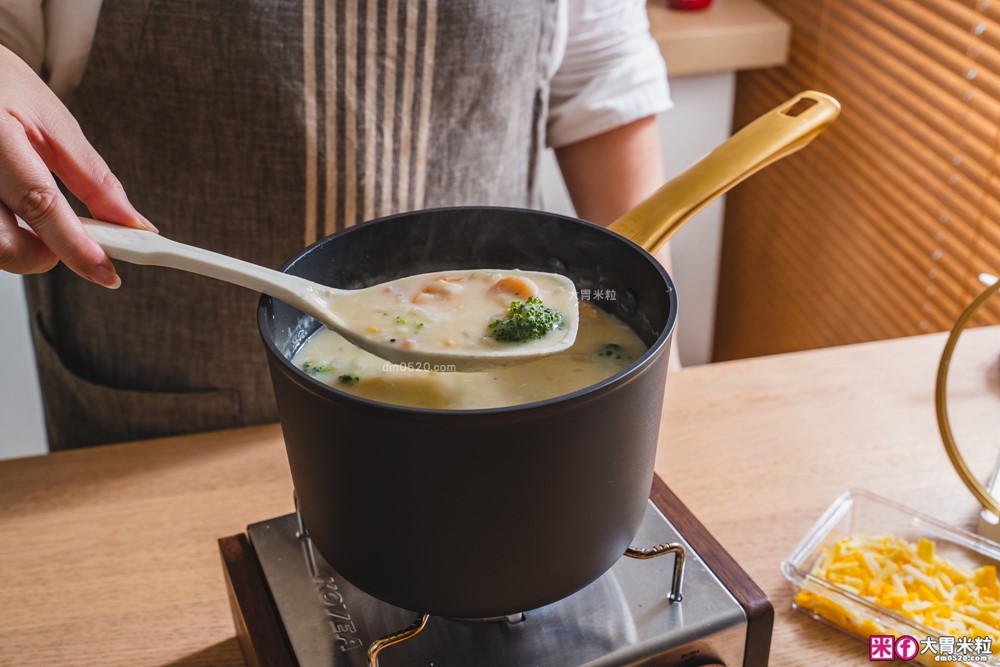 美國夢幻鍋具霸主「美亞FARBERWARE⿊⾦陶瓷不沾鍋具」三件組開箱~無PFAS/免養鍋/洗碗機也能進！