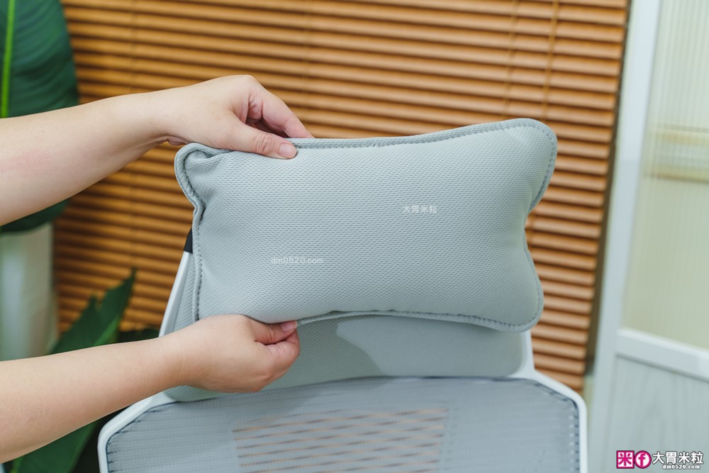 辦公室久坐救星「decopop Fit Body記憶人體工學椅」全身多點包覆支撐~腰痠不痛、辦公午睡一椅搞定