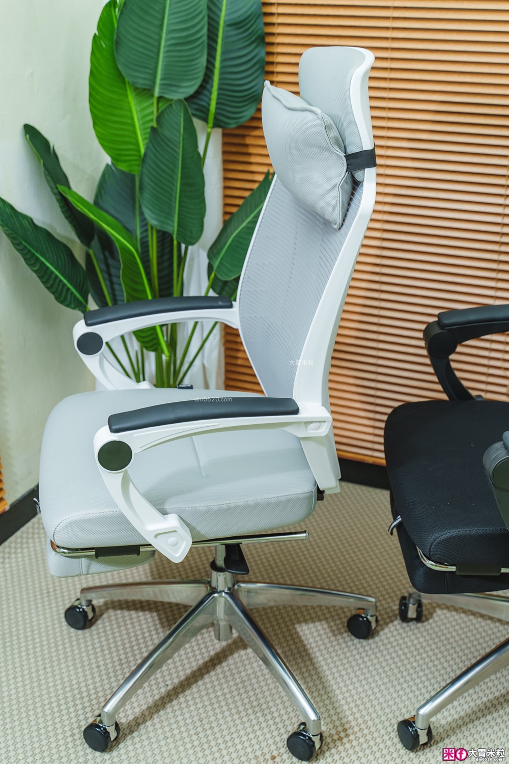 辦公室久坐救星「decopop Fit Body記憶人體工學椅」全身多點包覆支撐~腰痠不痛、辦公午睡一椅搞定