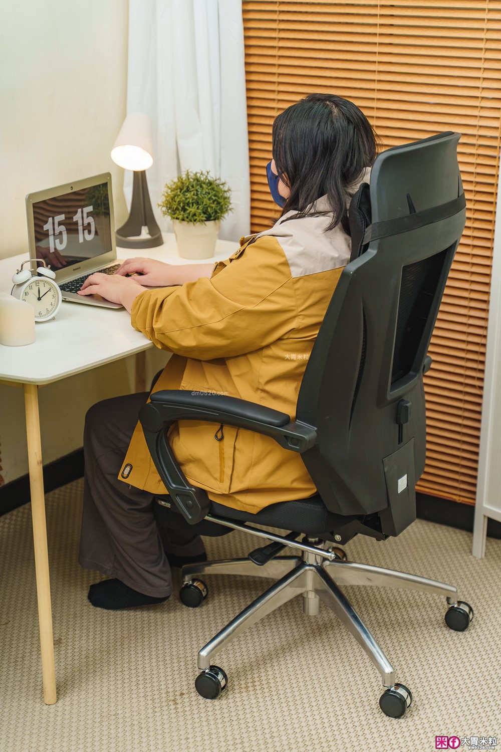 辦公室久坐救星「decopop Fit Body記憶人體工學椅」全身多點包覆支撐~腰痠不痛、辦公午睡一椅搞定