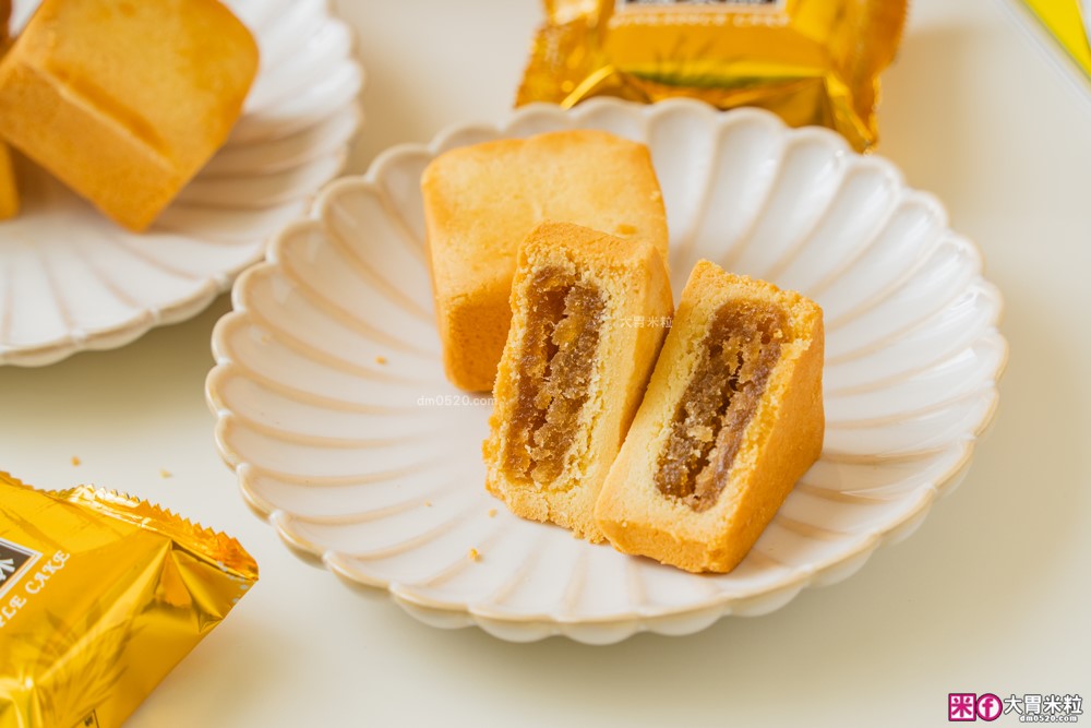 宅配美食「愛維爾手感烘培」草莓雪Q餅+土鳳梨酥禮盒開箱│草莓控限定必吃