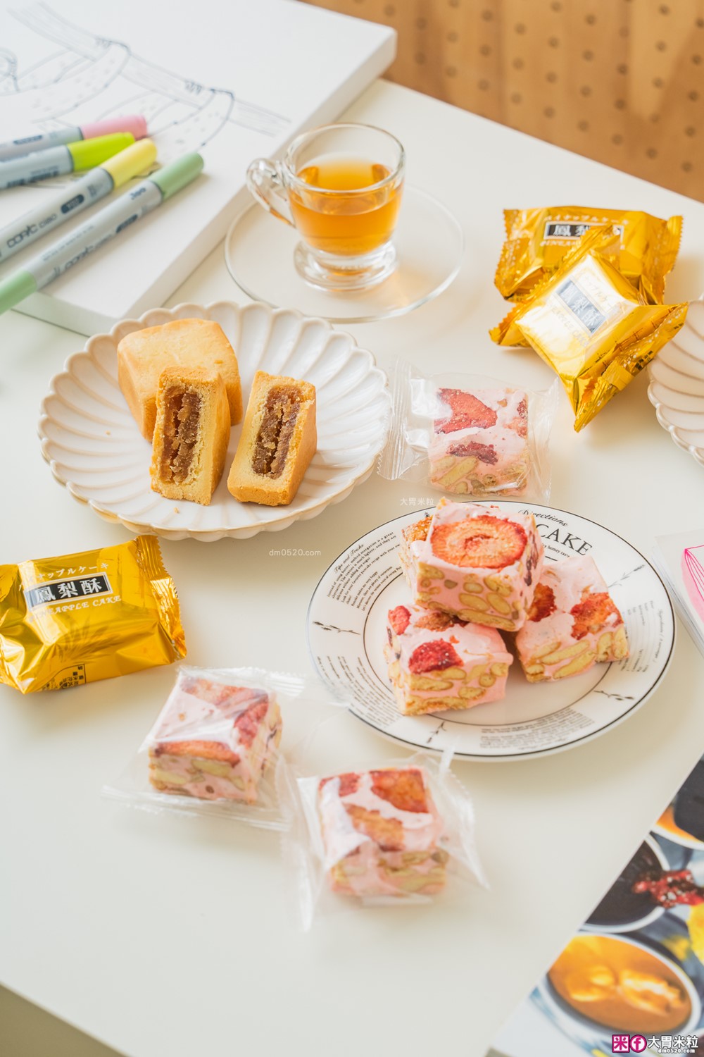 宅配美食「愛維爾手感烘培」草莓雪Q餅+土鳳梨酥禮盒開箱│草莓控限定必吃