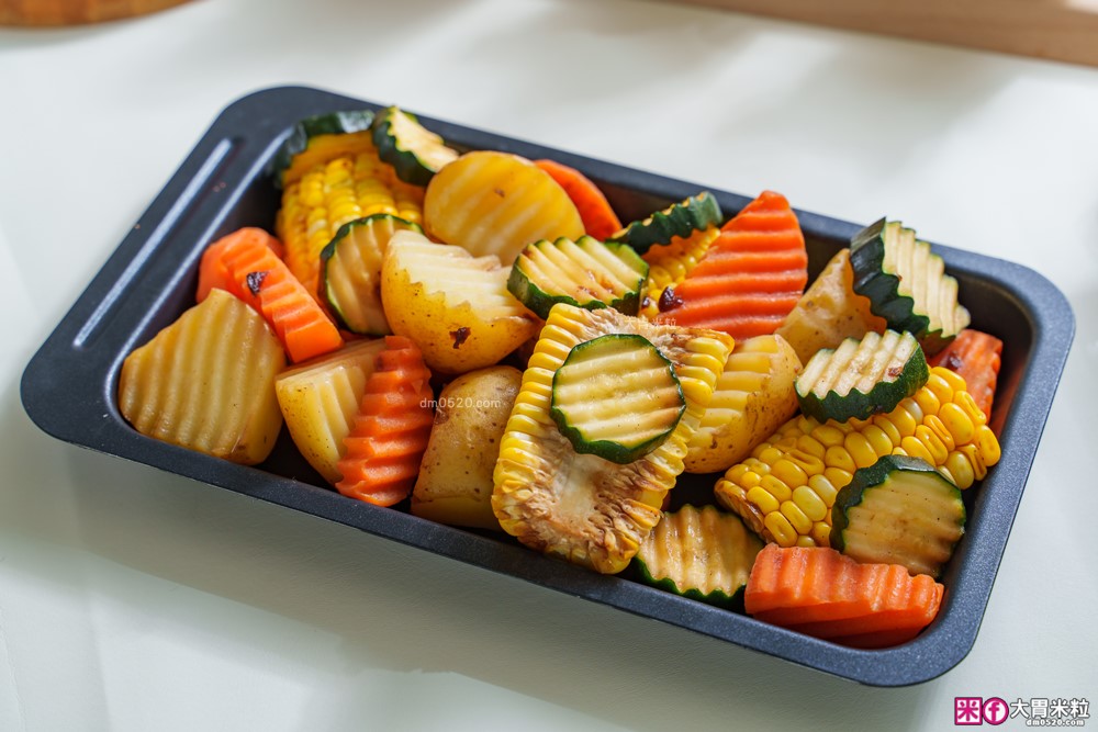 下班15分鐘開四菜「Kolin Plus 雙響炸 雙槽氣炸烤箱」雙槽獨立控溫+同步出餐才是氣炸料理最高境界