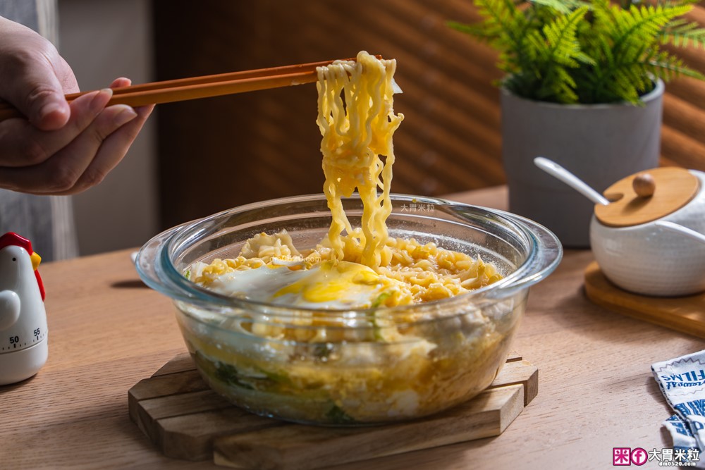 半夜吃宵夜不擾人「only偷偷呷26L變頻低噪微波爐」開箱~靜音模式+質感美型黑,上班族深夜救星│變頻微波爐推薦 半夜吃宵夜不擾人「only偷偷呷26L變頻低噪微波爐」開箱~靜音模式+質感美型黑,上班族深夜救星│變頻微波爐推薦