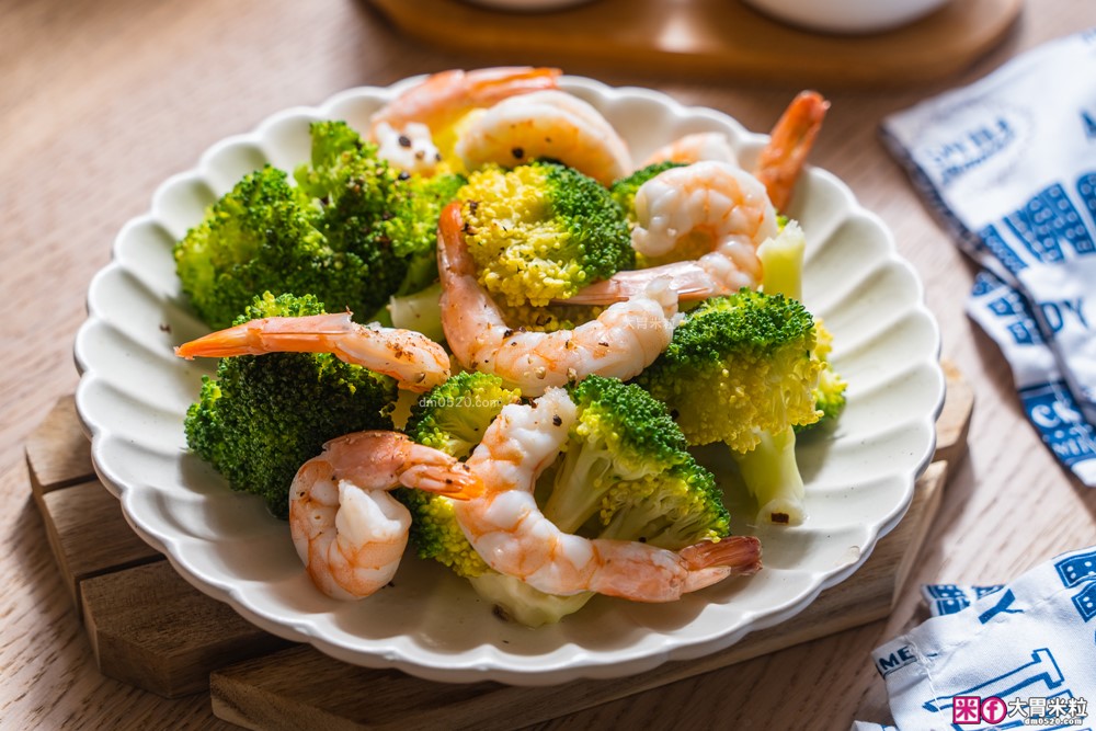 半夜吃宵夜不擾人「only偷偷呷26L變頻低噪微波爐」開箱~靜音模式+質感美型黑,上班族深夜救星│變頻微波爐推薦 半夜吃宵夜不擾人「only偷偷呷26L變頻低噪微波爐」開箱~靜音模式+質感美型黑,上班族深夜救星│變頻微波爐推薦