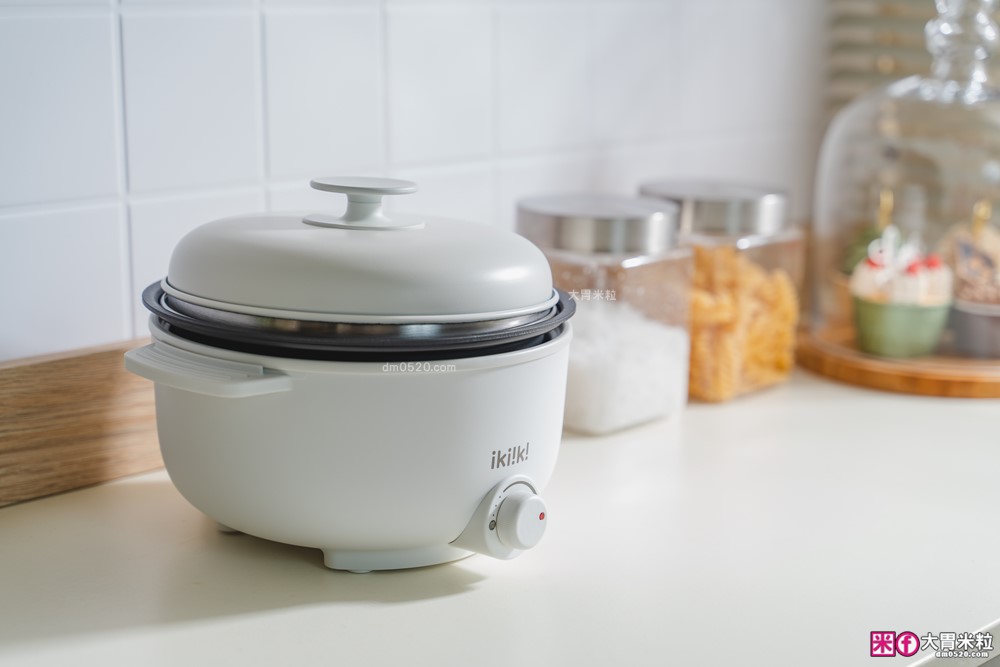 租屋族料理神器「ikiiki 和風多功能料理鍋」蒸煎炸煮鍋+凹槽防油罩+可堆疊~超省空間│多功能料理鍋推薦