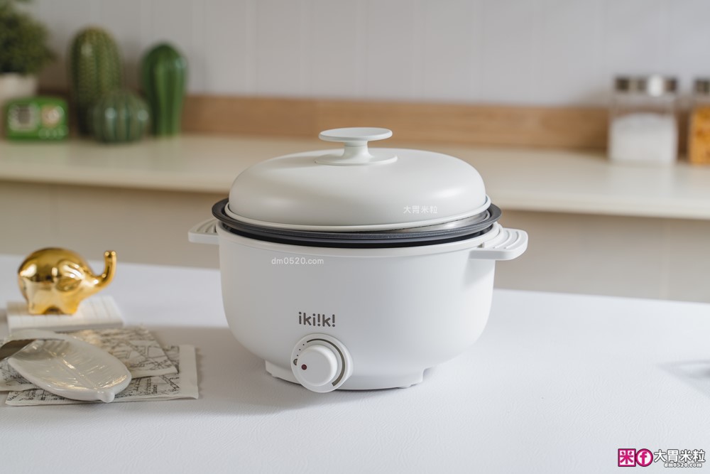 租屋族料理神器「ikiiki 和風多功能料理鍋」蒸煎炸煮鍋+凹槽防油罩+可堆疊~超省空間│多功能料理鍋推薦