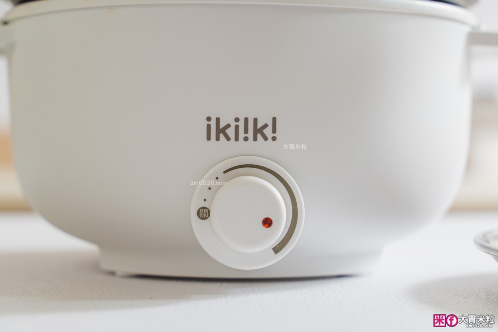 租屋族料理神器「ikiiki 和風多功能料理鍋」蒸煎炸煮鍋+凹槽防油罩+可堆疊~超省空間│多功能料理鍋推薦