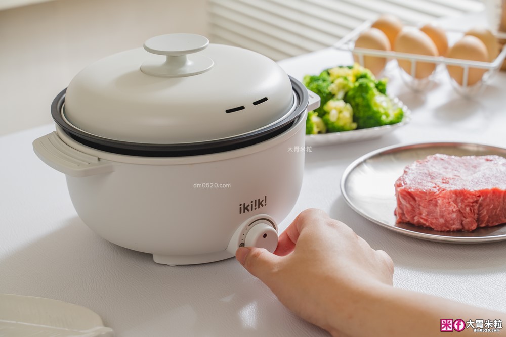 租屋族料理神器「ikiiki 和風多功能料理鍋」蒸煎炸煮鍋+凹槽防油罩+可堆疊~超省空間│多功能料理鍋推薦