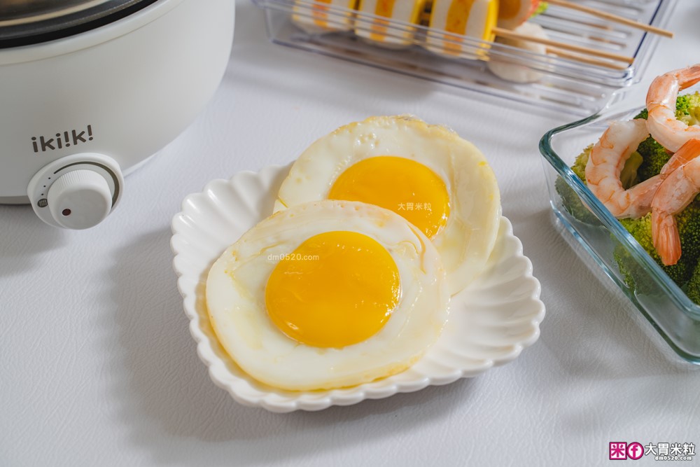 租屋族料理神器「ikiiki 和風多功能料理鍋」蒸煎炸煮鍋+凹槽防油罩+可堆疊~超省空間│多功能料理鍋推薦