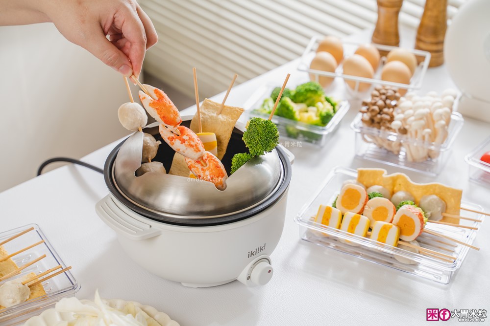 租屋族料理神器「ikiiki 和風多功能料理鍋」蒸煎炸煮鍋+凹槽防油罩+可堆疊~超省空間│多功能料理鍋推薦