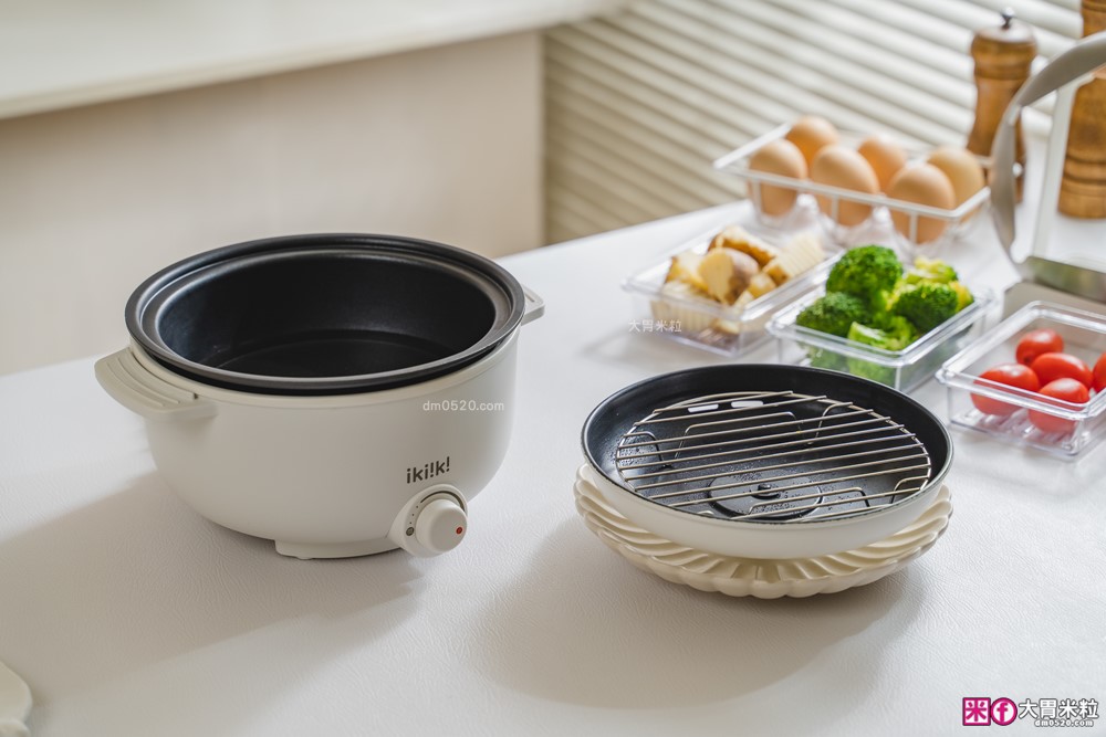 租屋族料理神器「ikiiki 和風多功能料理鍋」蒸煎炸煮鍋+凹槽防油罩+可堆疊~超省空間│多功能料理鍋推薦