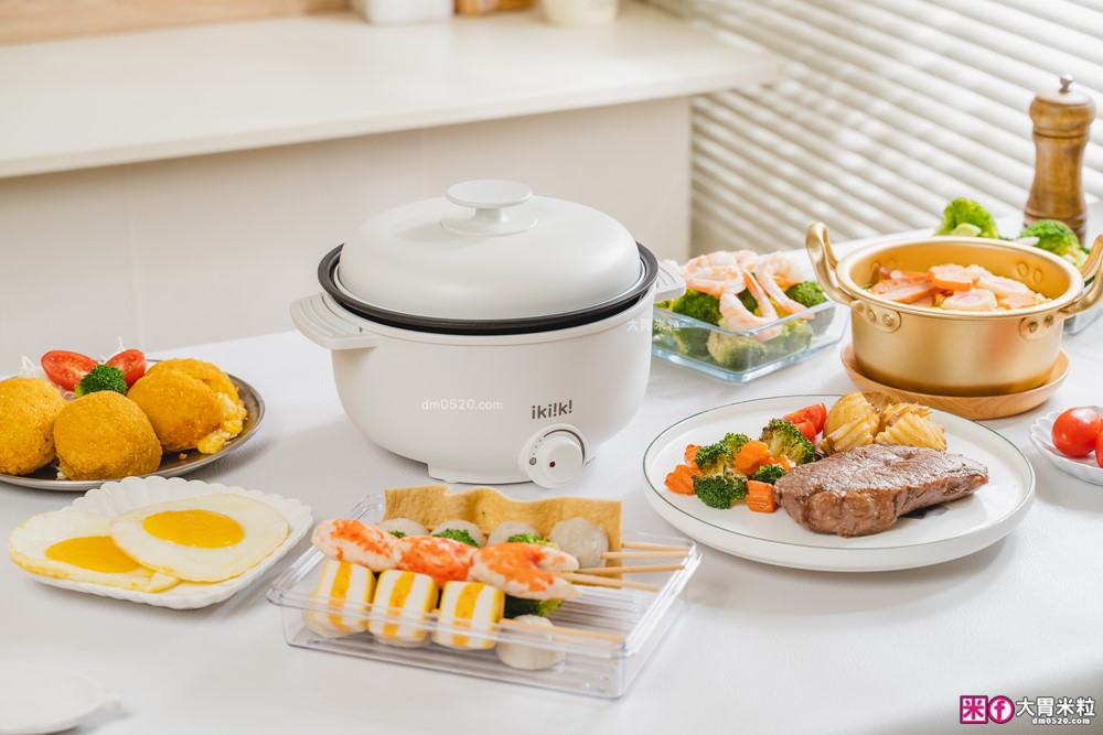 租屋族料理神器「ikiiki 和風多功能料理鍋」蒸煎炸煮鍋+凹槽防油罩+可堆疊~超省空間│多功能料理鍋推薦