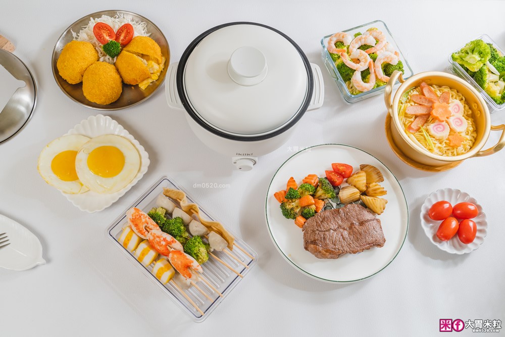 租屋族料理神器「ikiiki 和風多功能料理鍋」蒸煎炸煮鍋+凹槽防油罩+可堆疊~超省空間│多功能料理鍋推薦