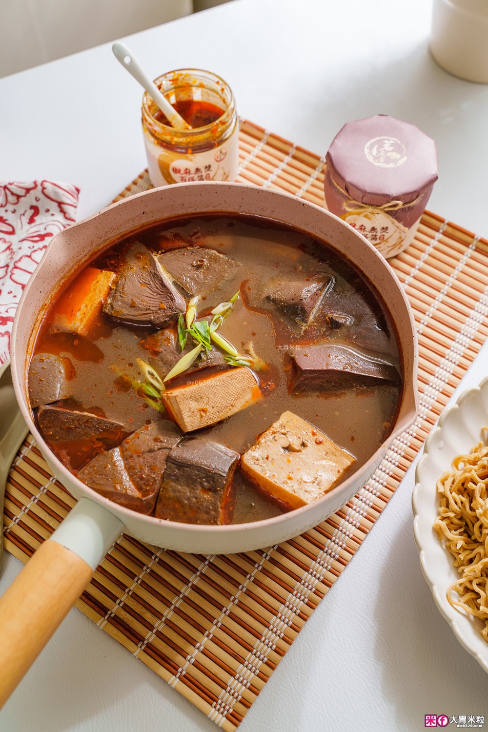 嗜辣族必囤神醬「茗天香 椒麻無雙百搭醬禮盒」拌麵拌飯/火鍋沾醬有這一罐就無敵│好吃花椒醬推薦│茗天香評價開箱