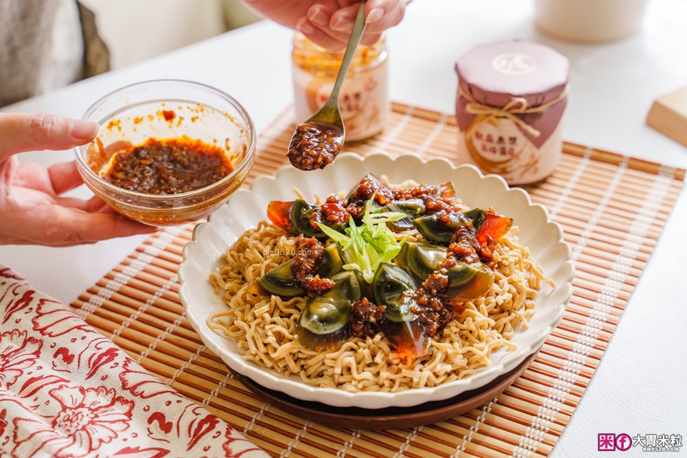 嗜辣族必囤神醬「茗天香 椒麻無雙百搭醬禮盒」拌麵拌飯/火鍋沾醬有這一罐就無敵│好吃花椒醬推薦│茗天香評價開箱