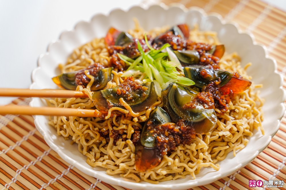 嗜辣族必囤神醬「茗天香 椒麻無雙百搭醬禮盒」拌麵拌飯/火鍋沾醬有這一罐就無敵│好吃花椒醬推薦│茗天香評價開箱