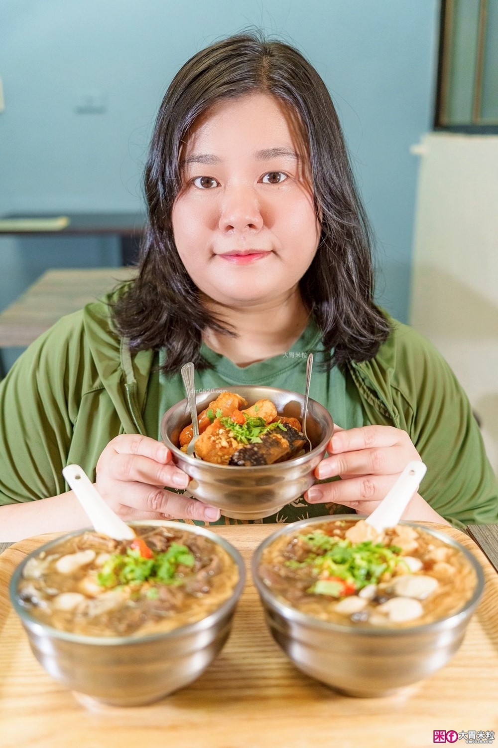 食尚玩家推薦！蘆洲「樂福麵線」獨家特調蒜醬×爆量大腸鮮蚵~在地人激推蘆洲銅板小吃