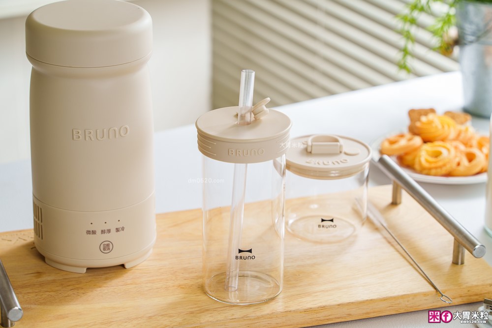 自製優格省錢大作戰「日本 BRUNO 優格機 開箱」一鍵發酵還會自動冷藏~加碼六道超滿足低卡減脂料理！